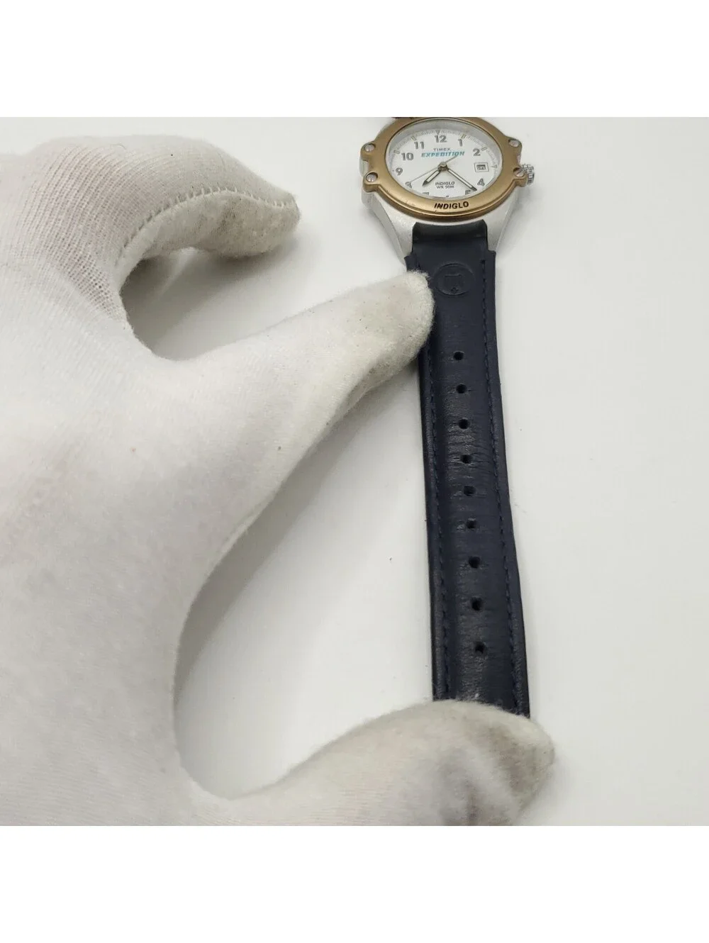 Timex Expedition Indiglo White Date Dial Womens Watch 32mm New Battery